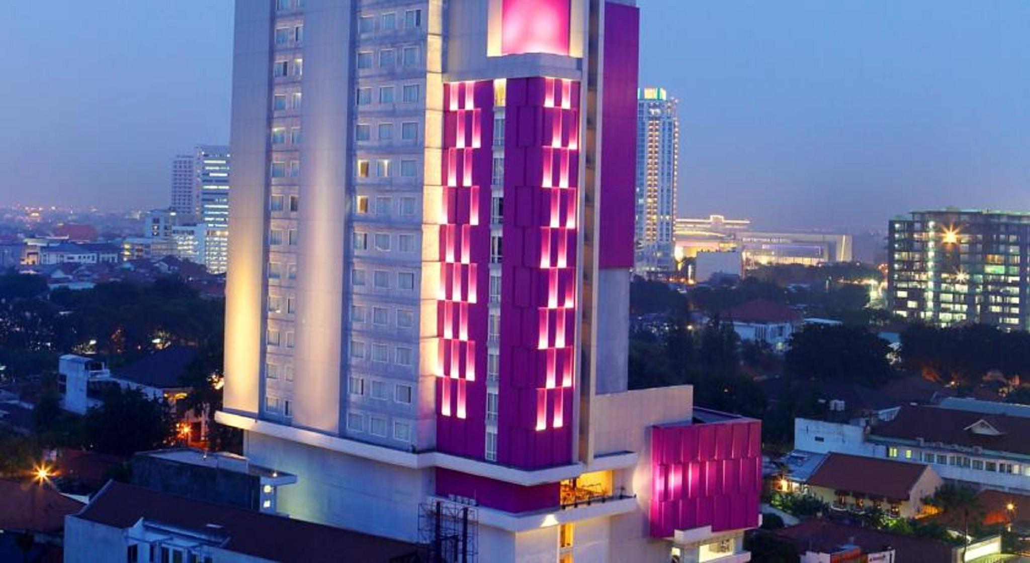 Hotel Santika Premiere Gubeng Сурабая Екстериор снимка