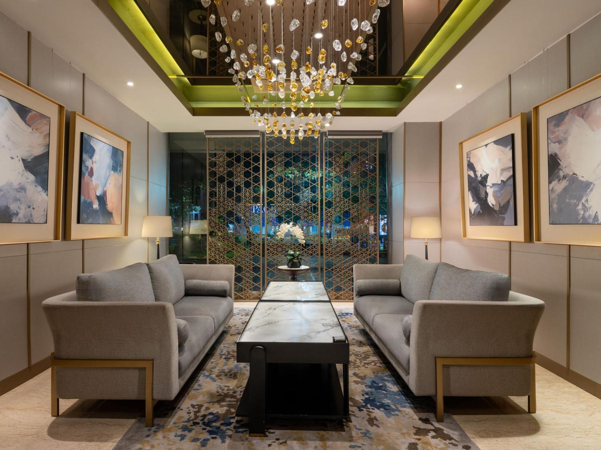 Hotel Santika Premiere Gubeng Сурабая Екстериор снимка