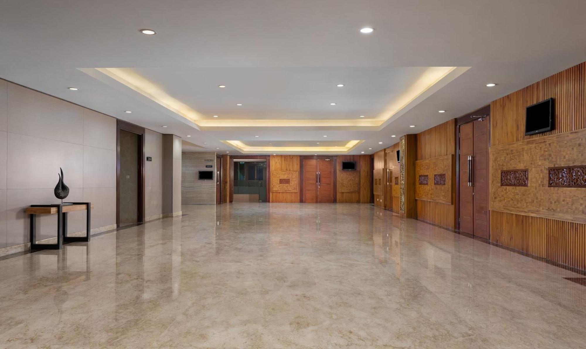 Hotel Santika Premiere Gubeng Сурабая Екстериор снимка