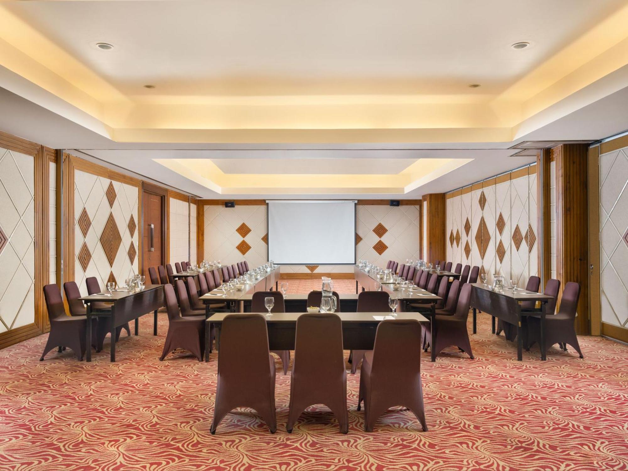 Hotel Santika Premiere Gubeng Сурабая Екстериор снимка