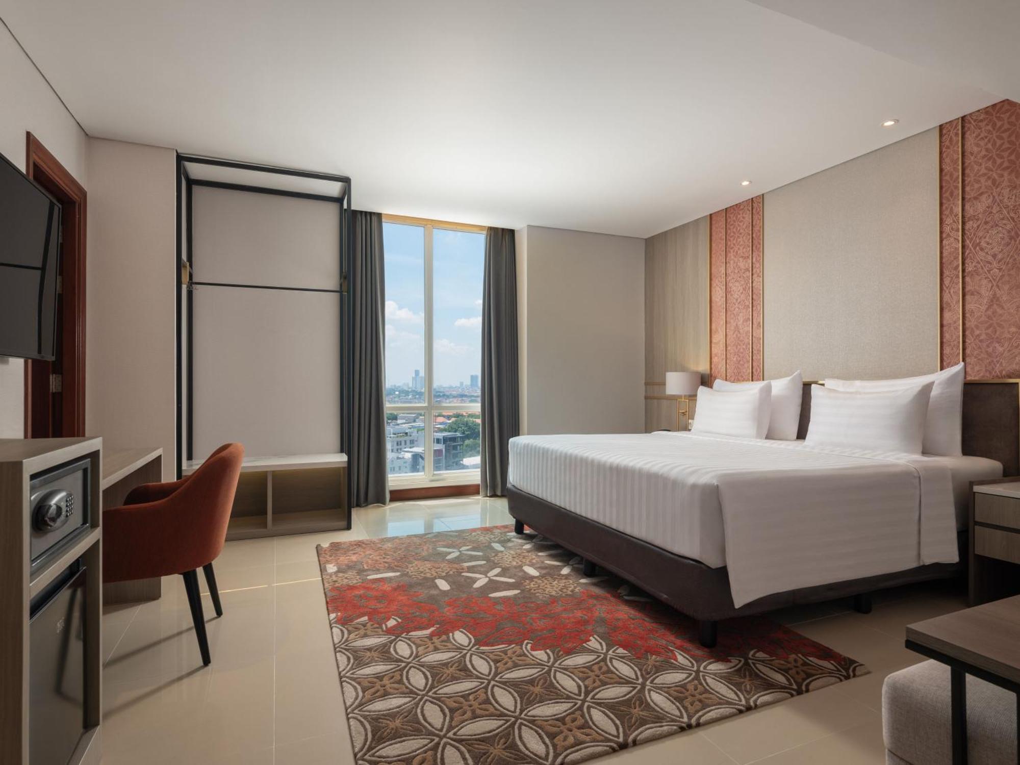 Hotel Santika Premiere Gubeng Сурабая Екстериор снимка