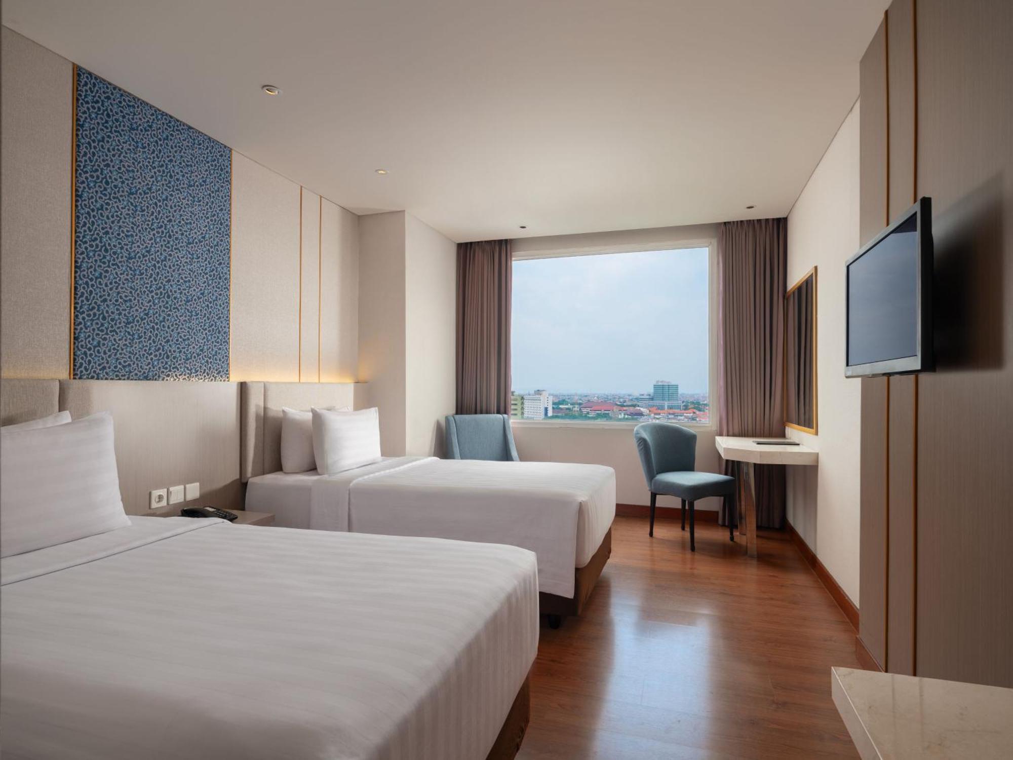 Hotel Santika Premiere Gubeng Сурабая Екстериор снимка