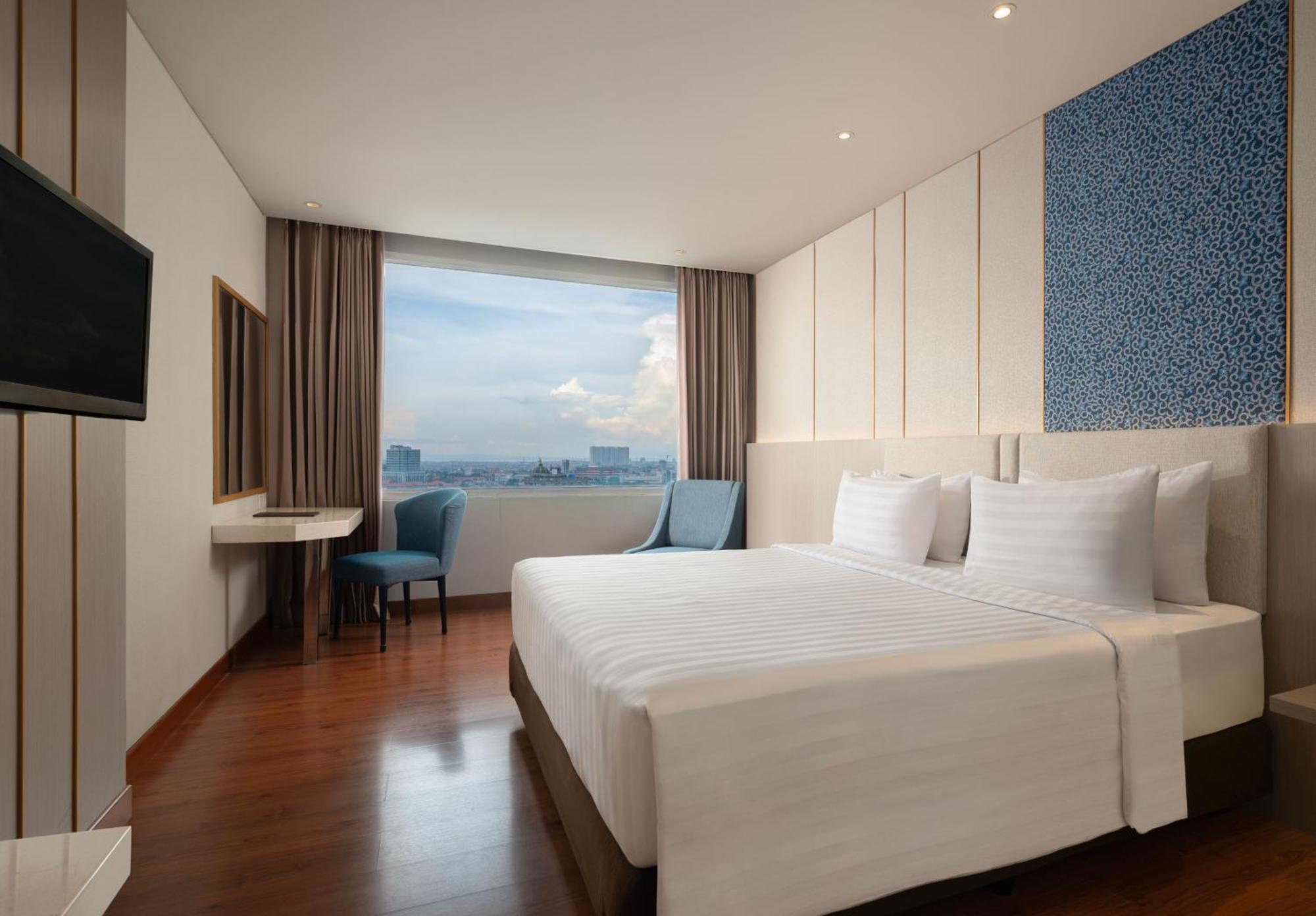 Hotel Santika Premiere Gubeng Сурабая Екстериор снимка