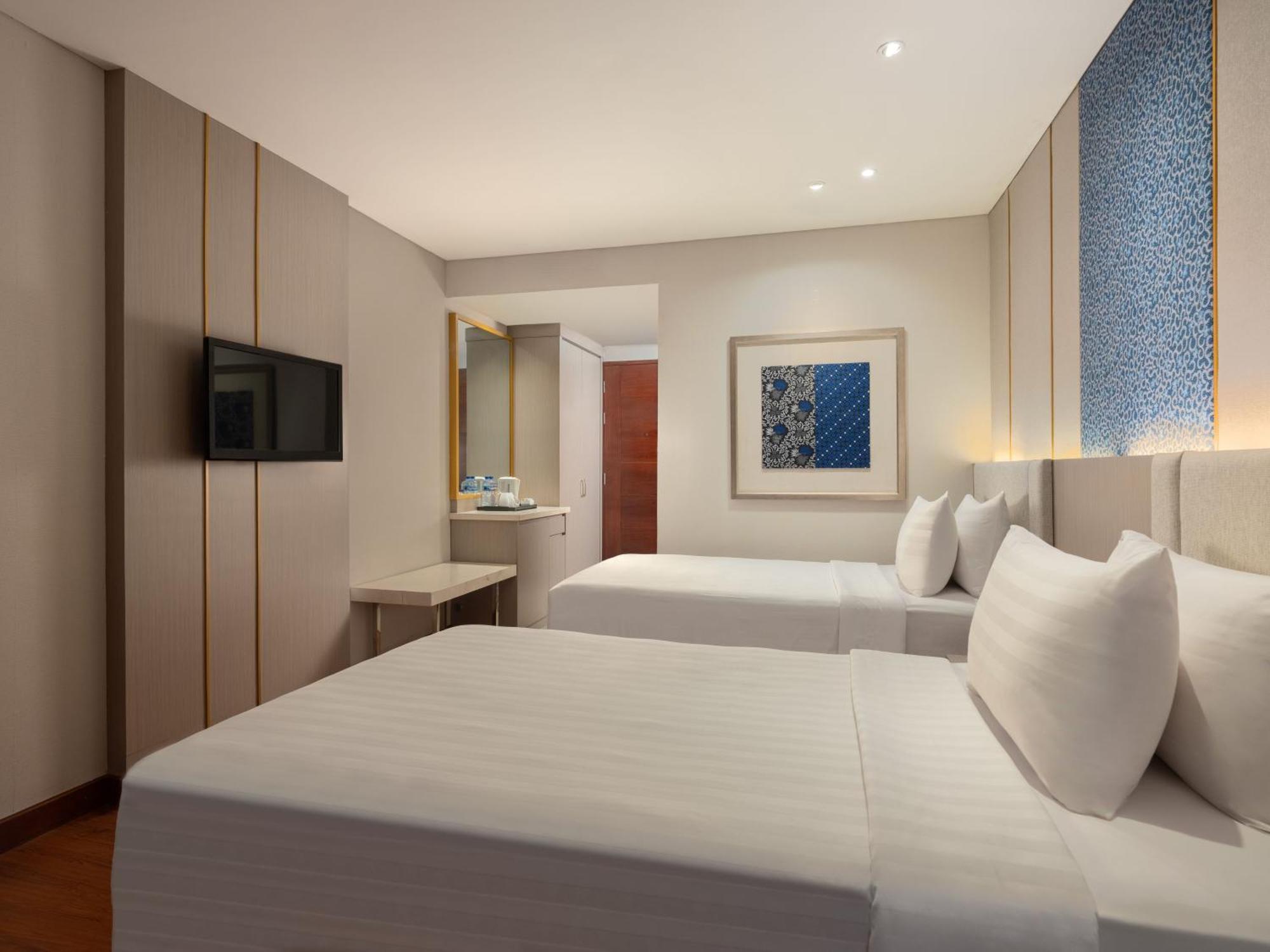 Hotel Santika Premiere Gubeng Сурабая Екстериор снимка