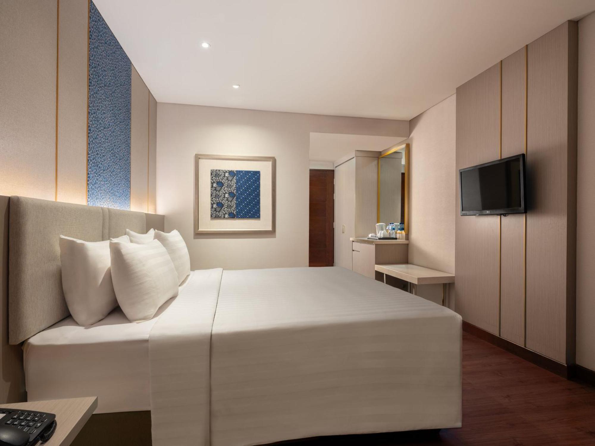 Hotel Santika Premiere Gubeng Сурабая Екстериор снимка