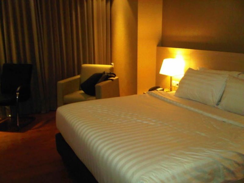 Hotel Santika Premiere Gubeng Сурабая Екстериор снимка