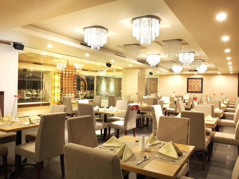 Hotel Santika Premiere Gubeng Сурабая Екстериор снимка